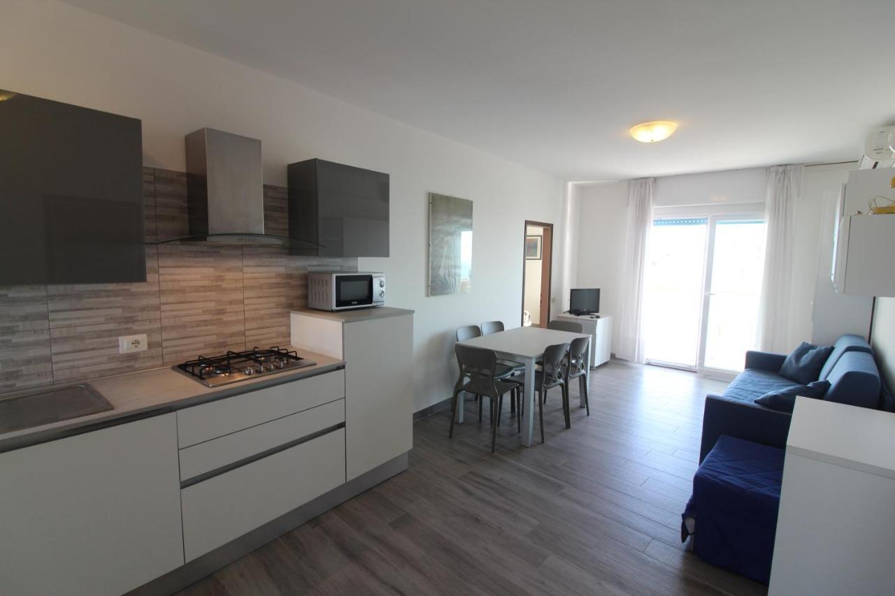 Appartamenti Puerto Do Sol Lignano Sabbiadoro Eksteriør bilde