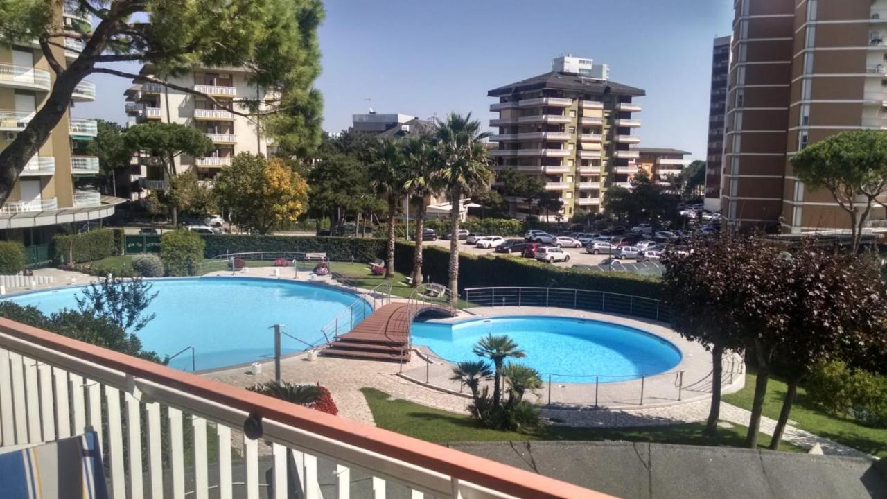 Appartamenti Puerto Do Sol Lignano Sabbiadoro Eksteriør bilde