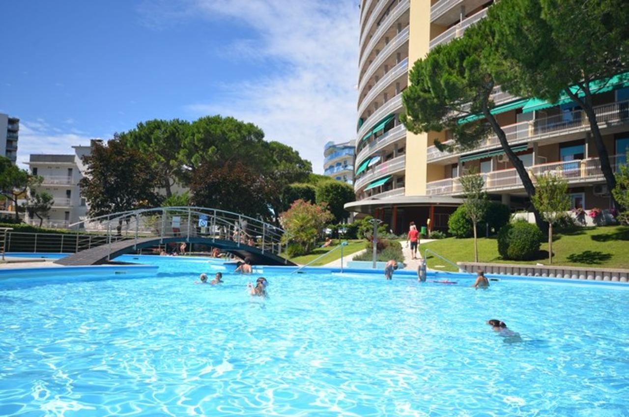 Appartamenti Puerto Do Sol Lignano Sabbiadoro Eksteriør bilde